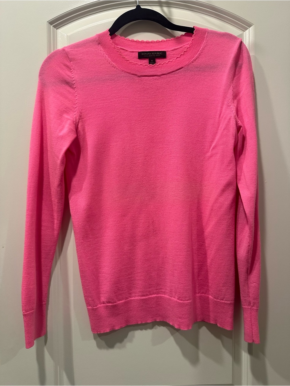 Banana Republic Hot Pink 100% Extra Fine Merino Wool Crewneck Sweater Small